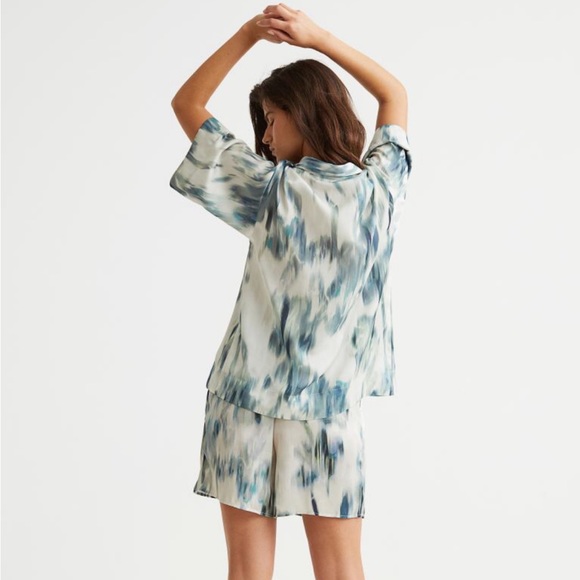 H&M Watercolor Pattern Satin Short Pants - Picture 5 of 7